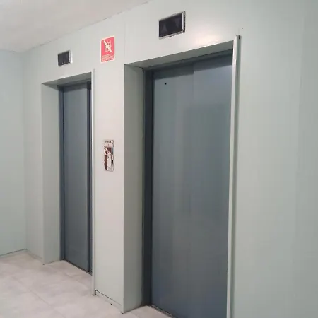 Centre Sea View Apartment *