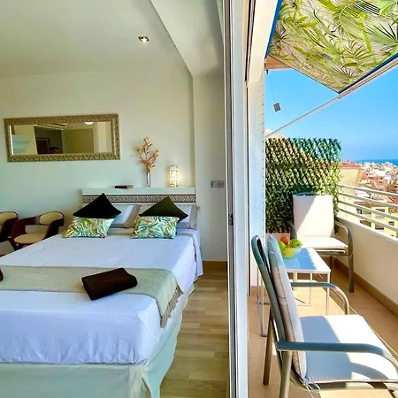 Centre Sea View Apartment